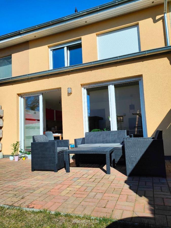 Tolle Wohnung In Fontanestadt نيوروبين المظهر الخارجي الصورة